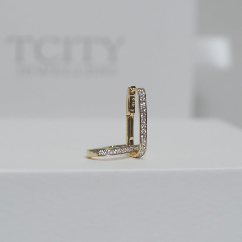 Elongated Paperclip Huggie 17mm