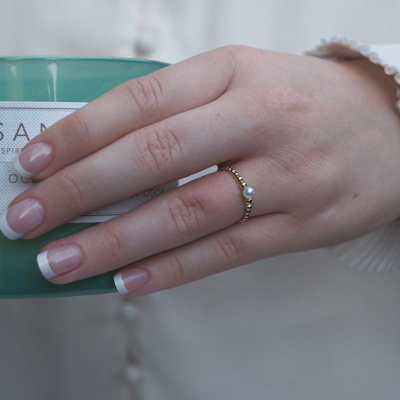 Pearl graduated Ball Stacker Ring