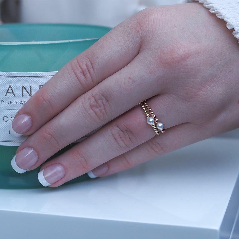 Pearl graduated Ball Stacker Ring
