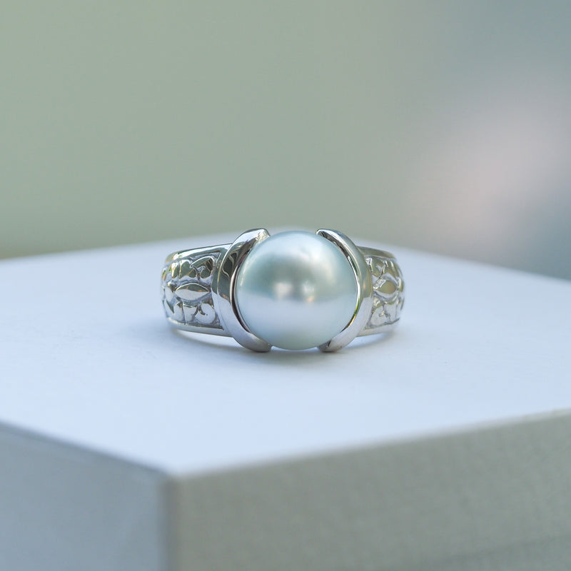 Button South Sea Pearl Damask Ring